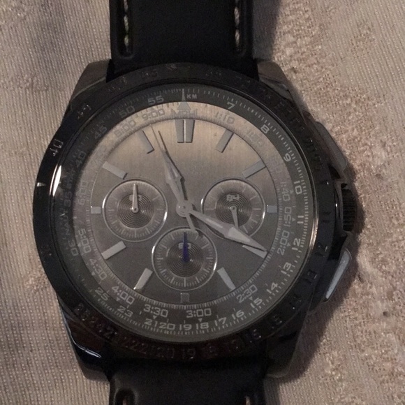Guess watch with black band - Picture 2 of 3